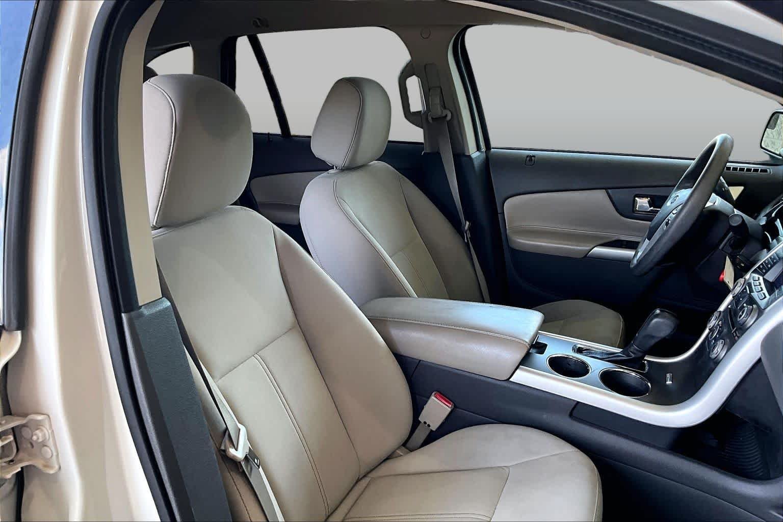 Used 2013 White Suede Ford SE image 8