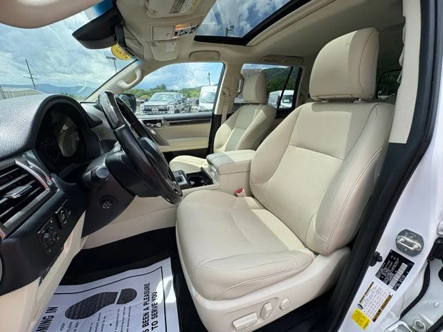 Used 2023 White Lexus 460 image 29