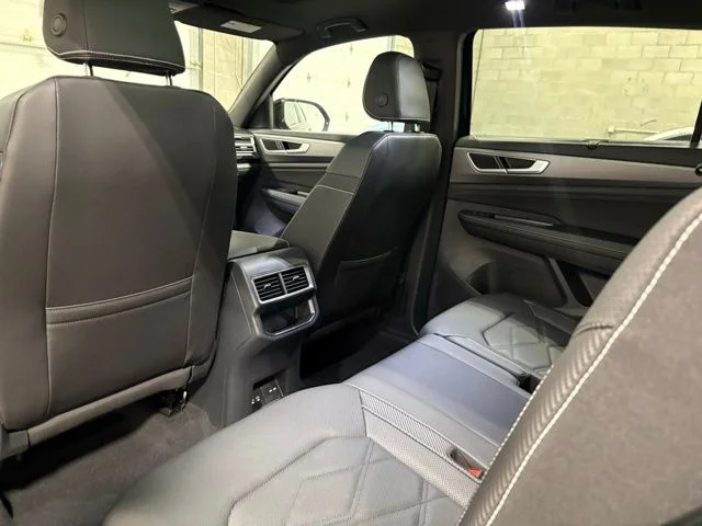 New 2026 Black Volkswagen 2.0T SE w/Technology image 11