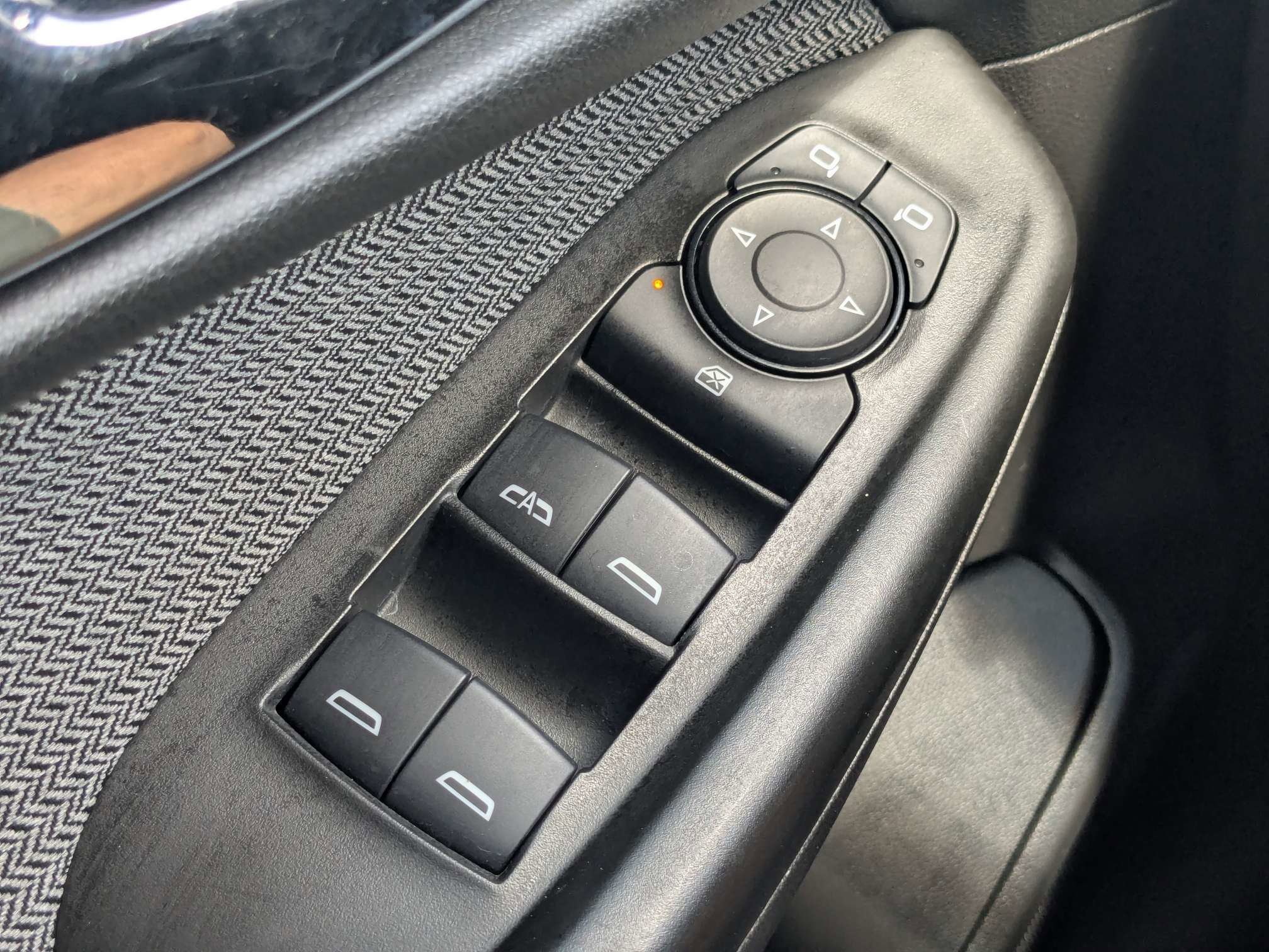 Used 2025 Sterling Gray Metallic Chevrolet LT image 28