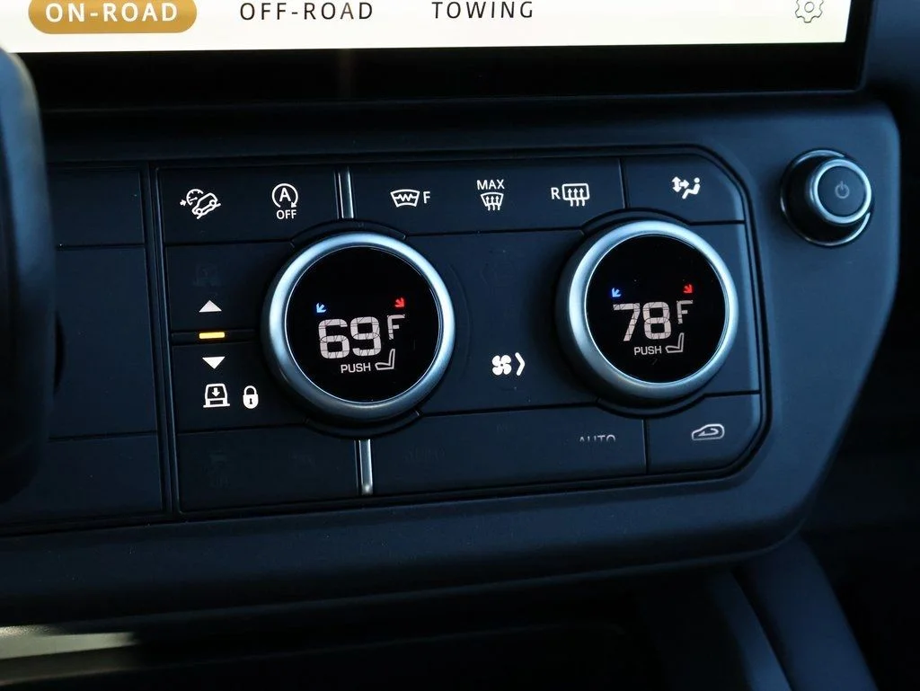 New 2026 Tasman Blue Land Rover X-Dynamic SE image 25