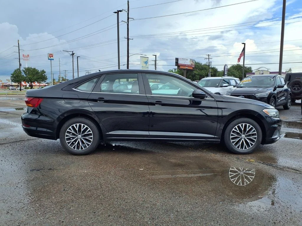 Used 2019 Black Volkswagen  image 18