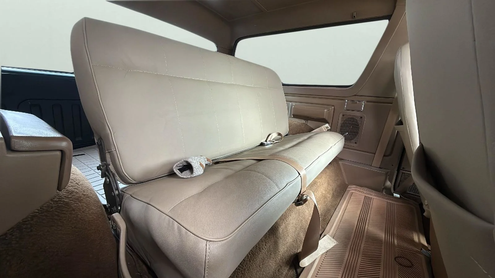 Used 1988  Ford XLT image 29