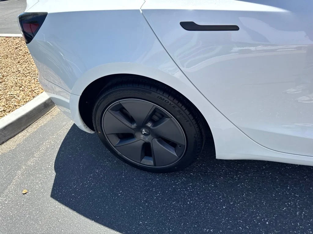 Used 2023 White Tesla Base image 20
