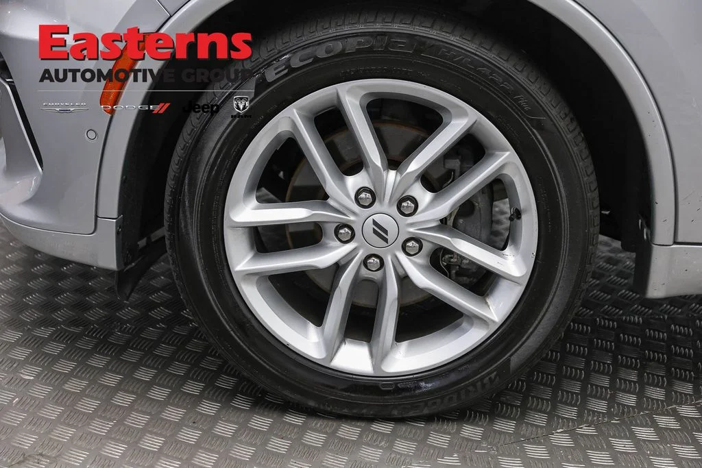 Used 2025 Silver Dodge R/T image 31