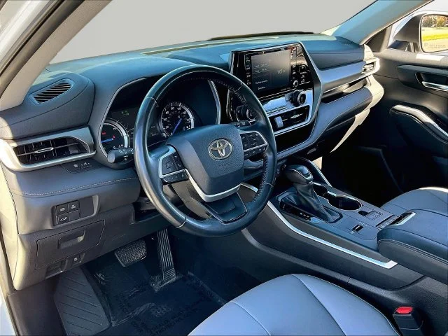 Used 2022 Beige Toyota Bronze Edition image 19