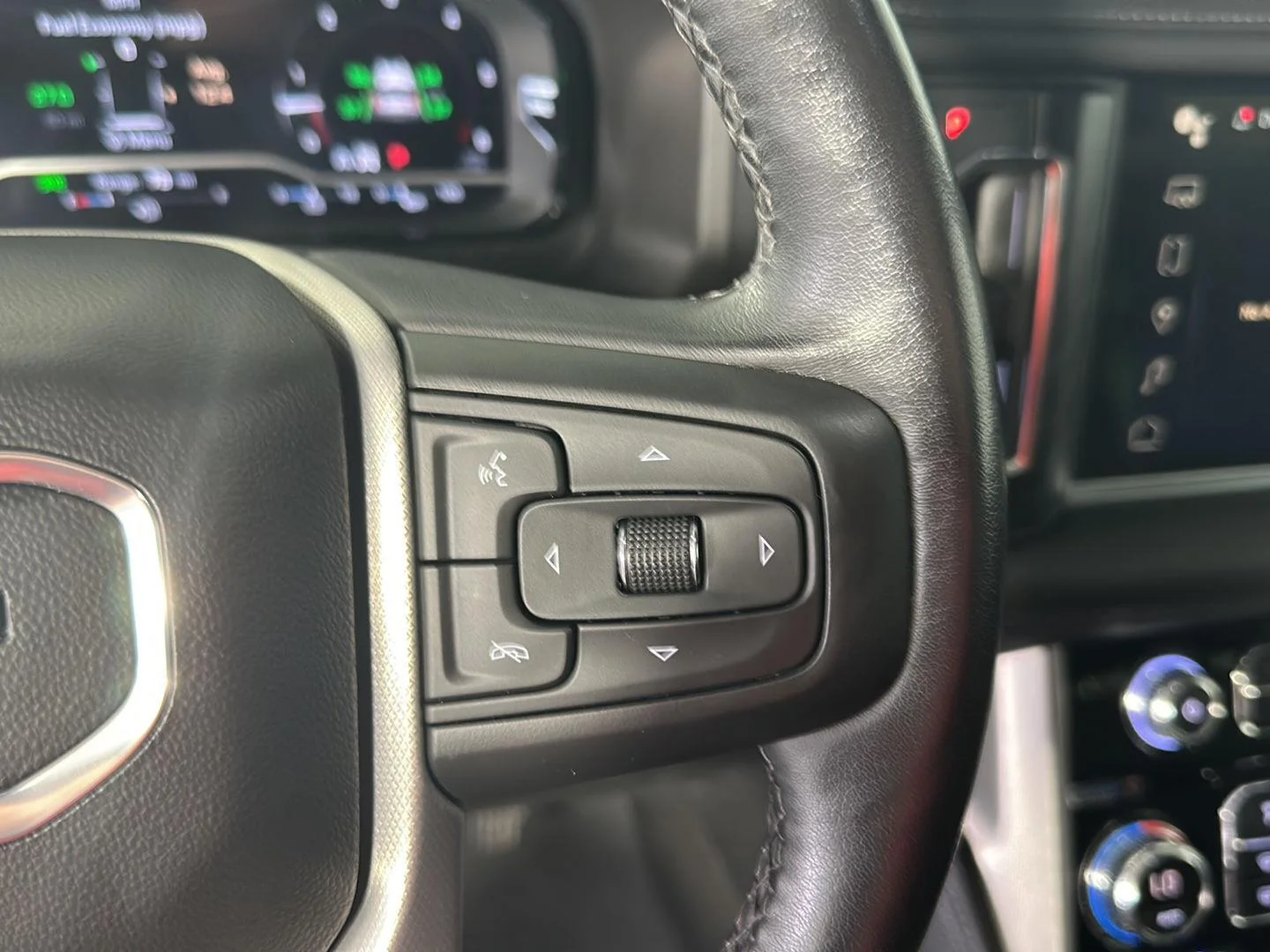 Used 2022 Onyx Black GMC Denali image 14