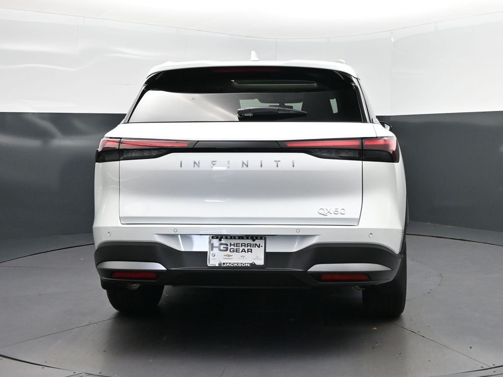 New 2027 RADIANT WHITE INFINITI Luxe FWD image 6