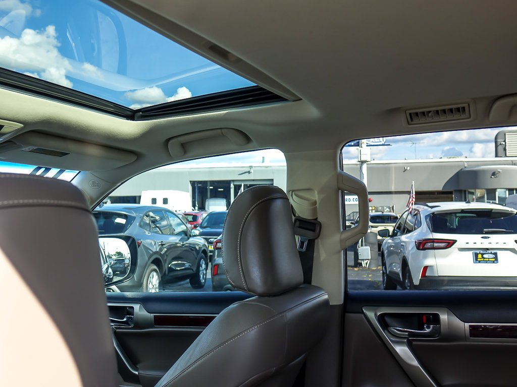Used 2018 Red Lexus 460 image 10