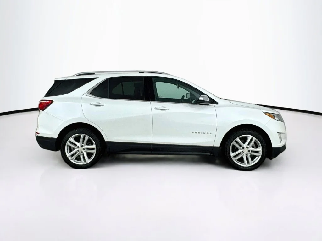 Used 2020 Iridescent Pearl Tricoat Chevrolet Premier image 8