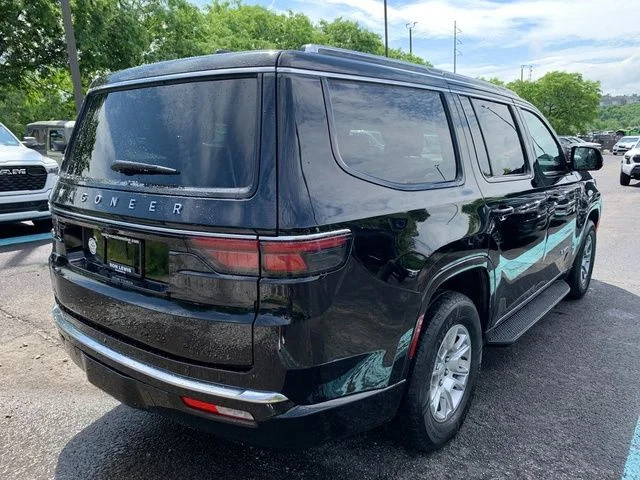 Used 2023 Black Jeep Base image 7