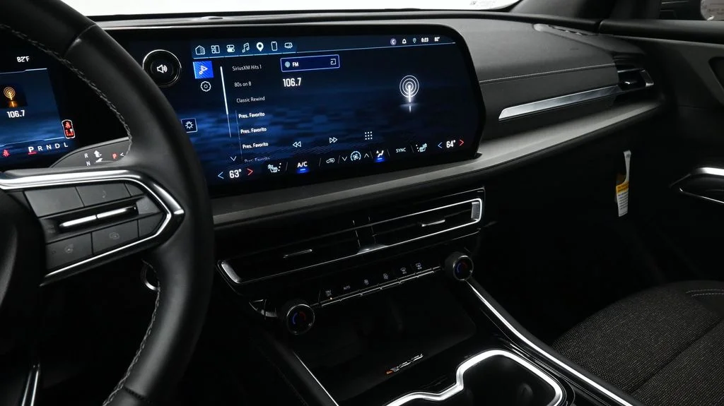 Used 2025 Gray Chevrolet LT image 8