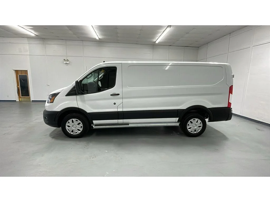 Used 2024 Oxford White Ford 130 WB 3.5L V6 1 Owner image 4