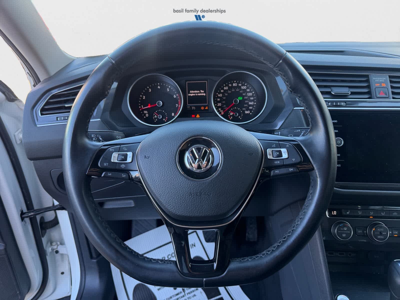 Used 2019 Pure White Volkswagen SE image 17