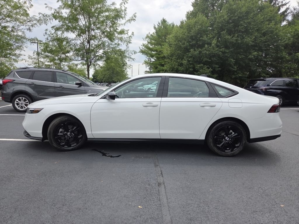 2025 Honda Accord SE - Photo 17