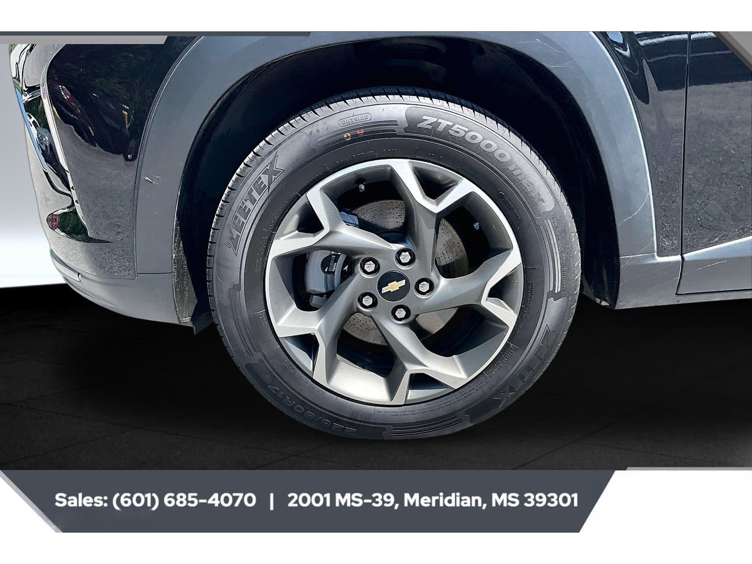 Used 2025 MOSAIC BLACK METALLIC Chevrolet LT image 7