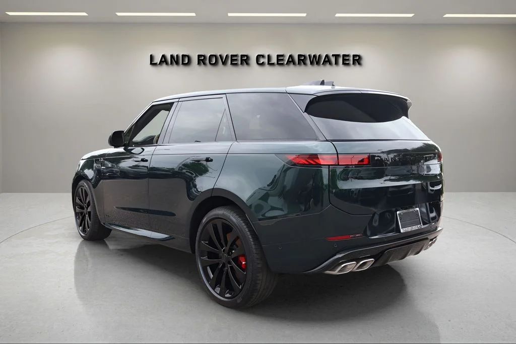 New 2026 British Racing Green Land Rover Dynamic SE image 3
