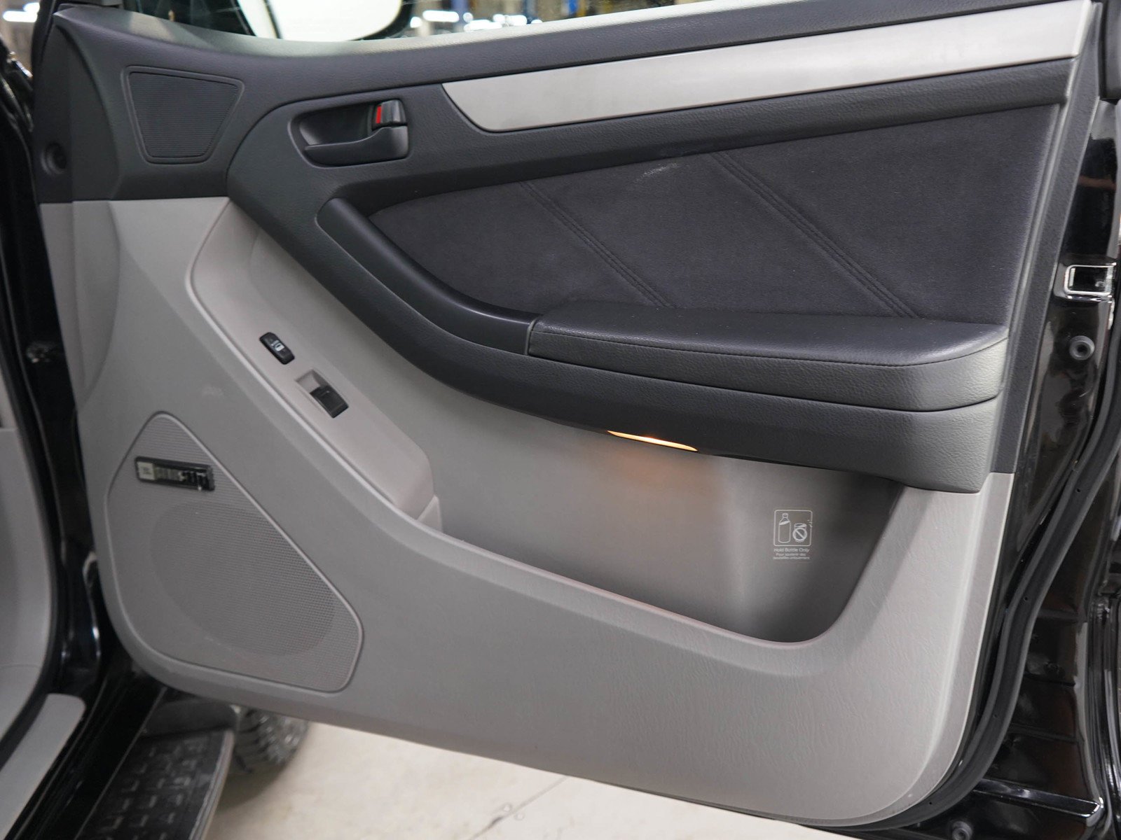 Used 2005 Black Toyota SR5 Sport image 9