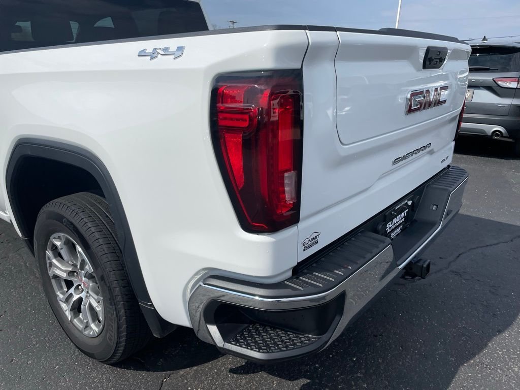 Used 2025 White GMC SLT image 38
