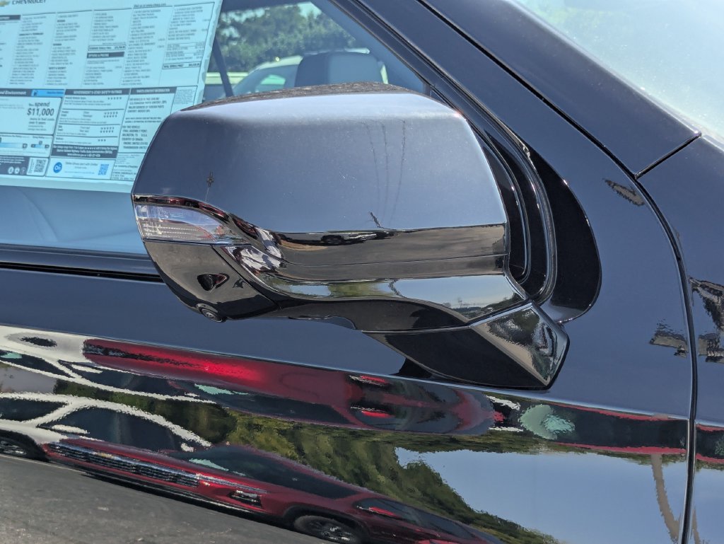 2026 Chevrolet Suburban Z71 - Photo 12