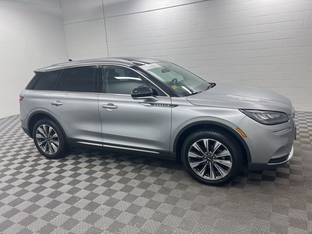 Used 2022 Silver Lincoln Reserve image 4