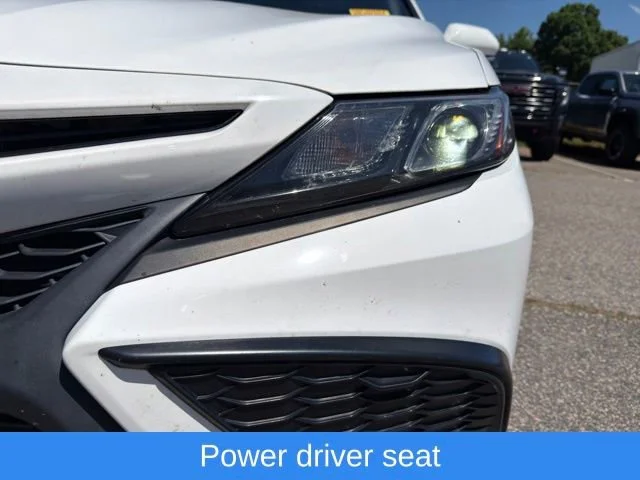Used 2022 White Toyota SE image 13