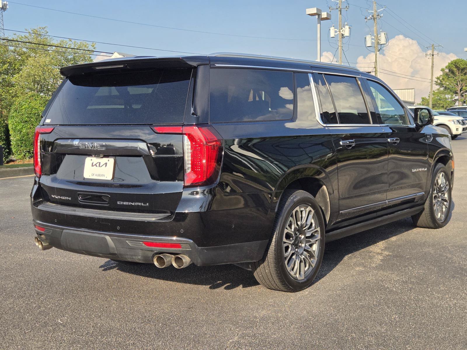 Used 2023 ONYX BLACK GMC Denali Ultimate image 7