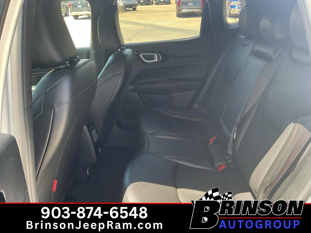 Used 2025 Silver Zynith Metallic Clearcoat Jeep Trailhawk image 16