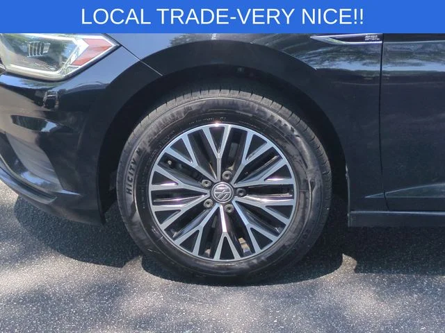 Used 2019 Black Volkswagen SEL image 10