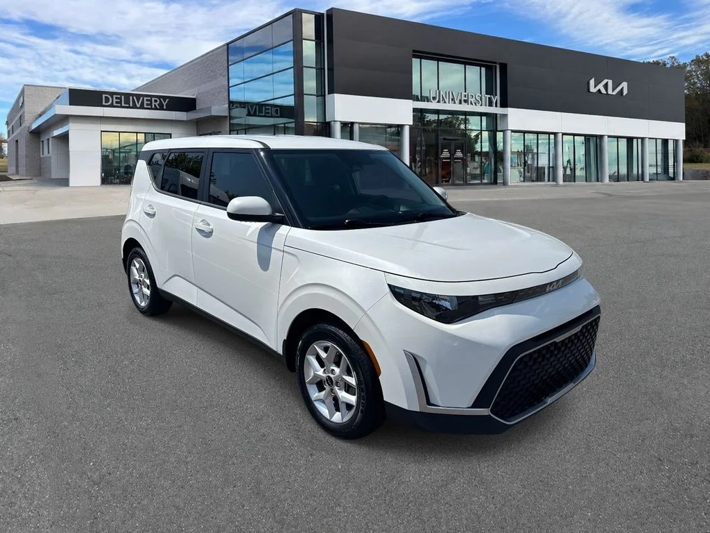 Used 2023 White Kia LX image 1