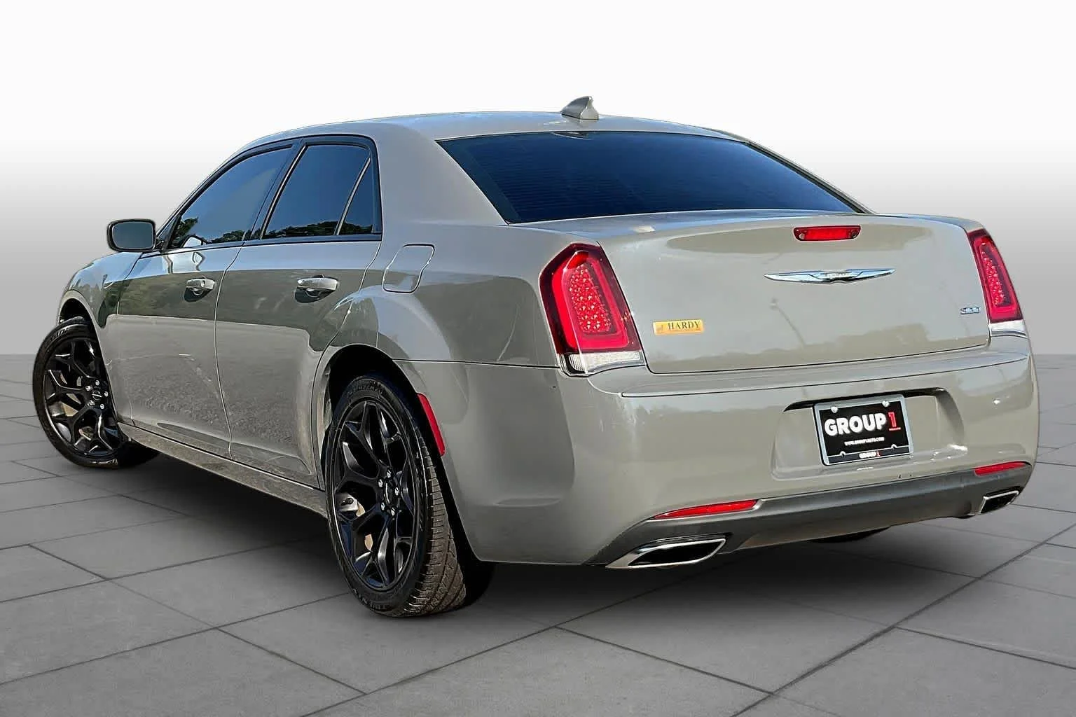 Used 2019 Ceramic Grey Clearcoat Chrysler Touring image 12