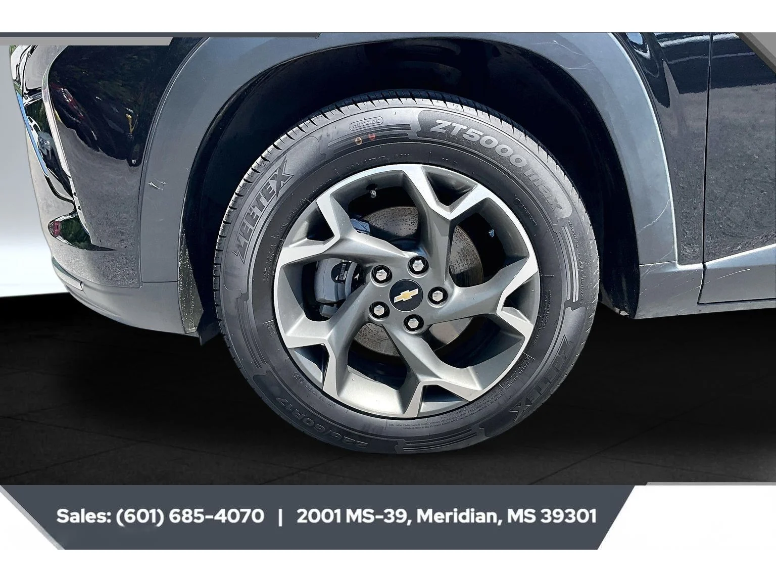 Used 2025 MOSAIC BLACK METALLIC Chevrolet LT image 7