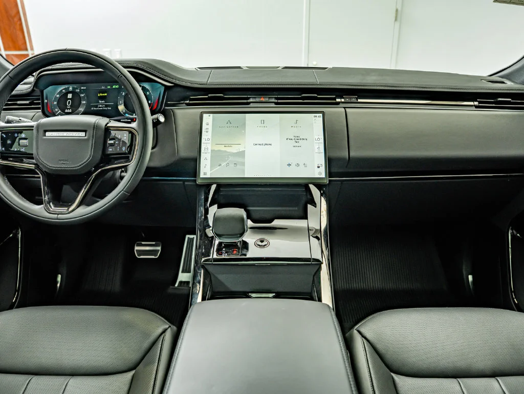 New 2026 Carpathian Gray Premium Metallic Land Rover Dynamic SE image 29