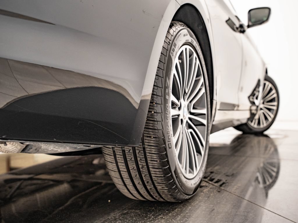 Used 2019 Black Sapphire Metallic BMW 540i image 53