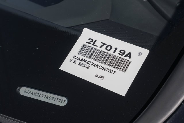 Used 2019 Black Crystal over Cricket Ball Bentley V8 image 89