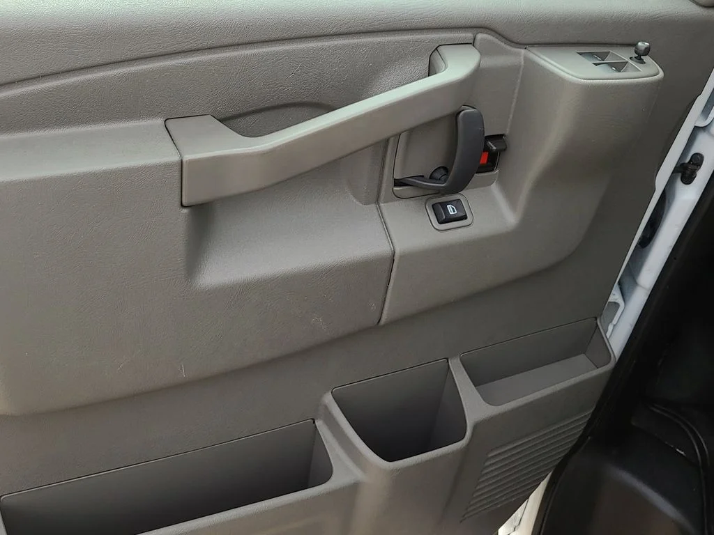 Used 2024 White Chevrolet LT image 17