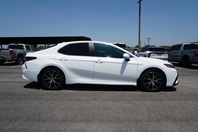 Used 2024  Toyota SE image 4