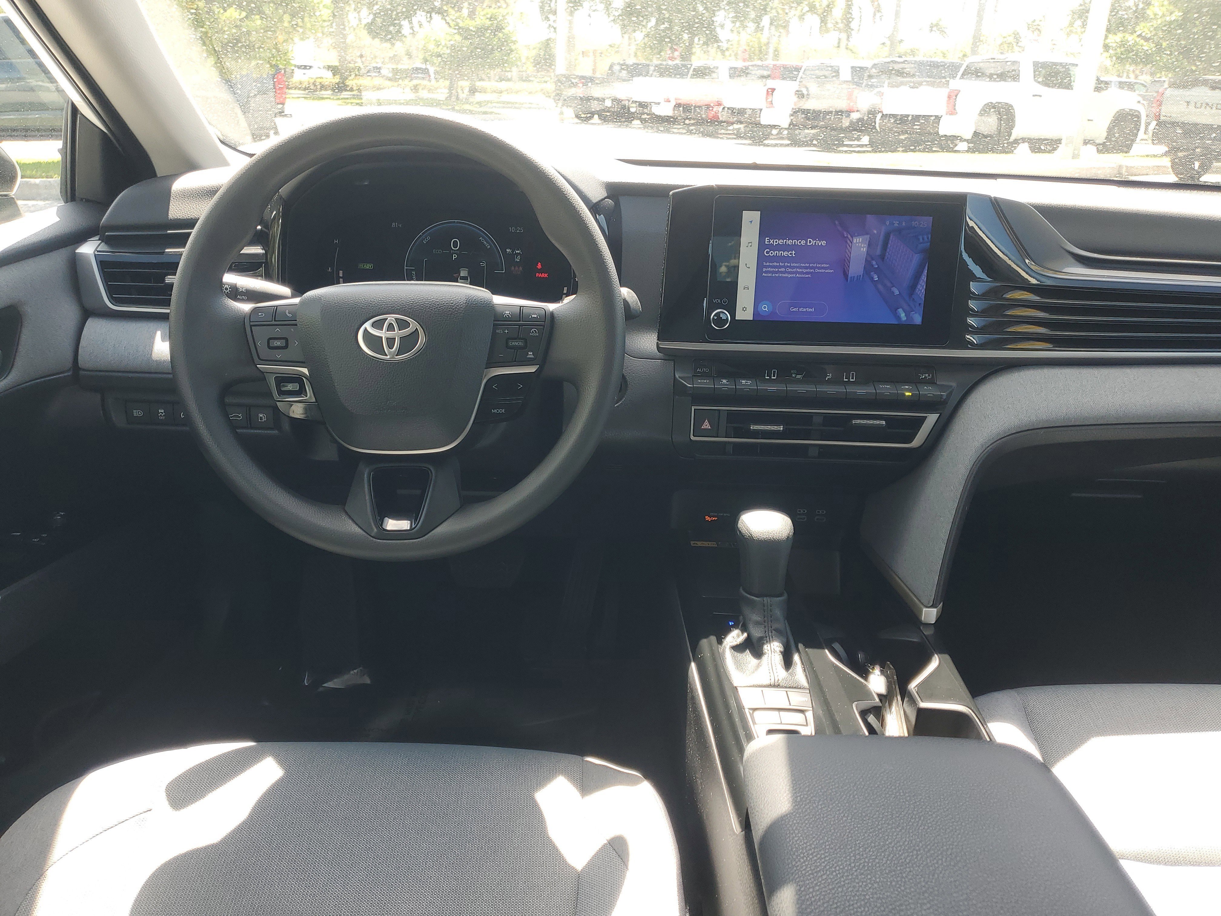 Used 2025 Ice Toyota LE image 10