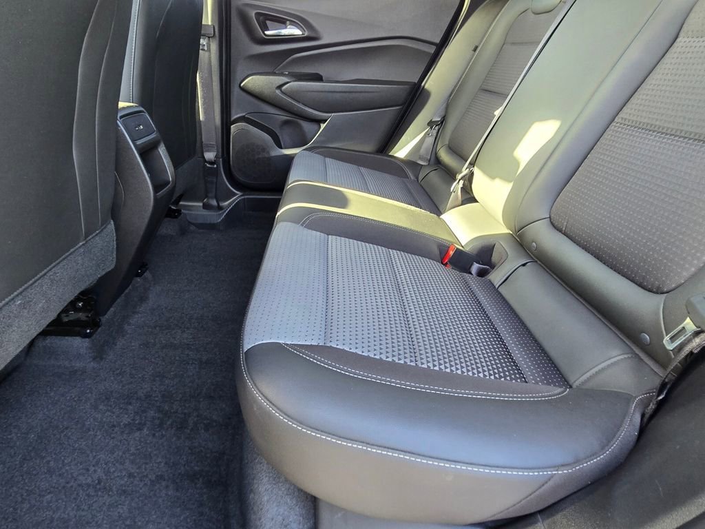 2025 Chevrolet Trax LT - Photo 11