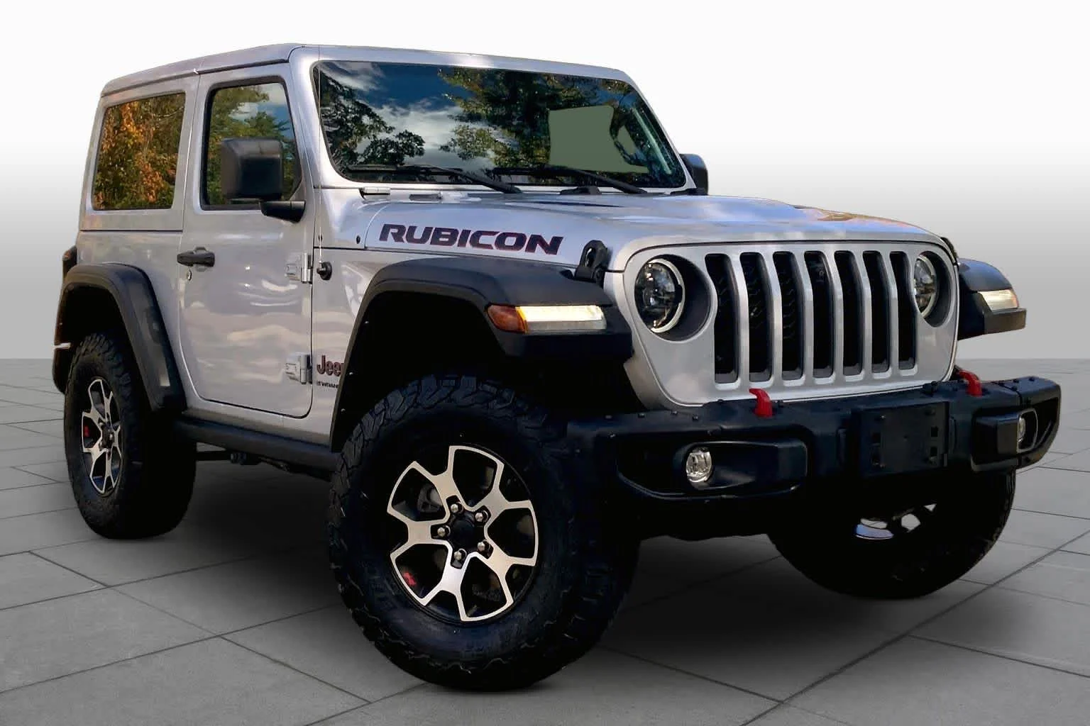 Used 2023 Silver Zynith Clearcoat Jeep Rubicon image 2