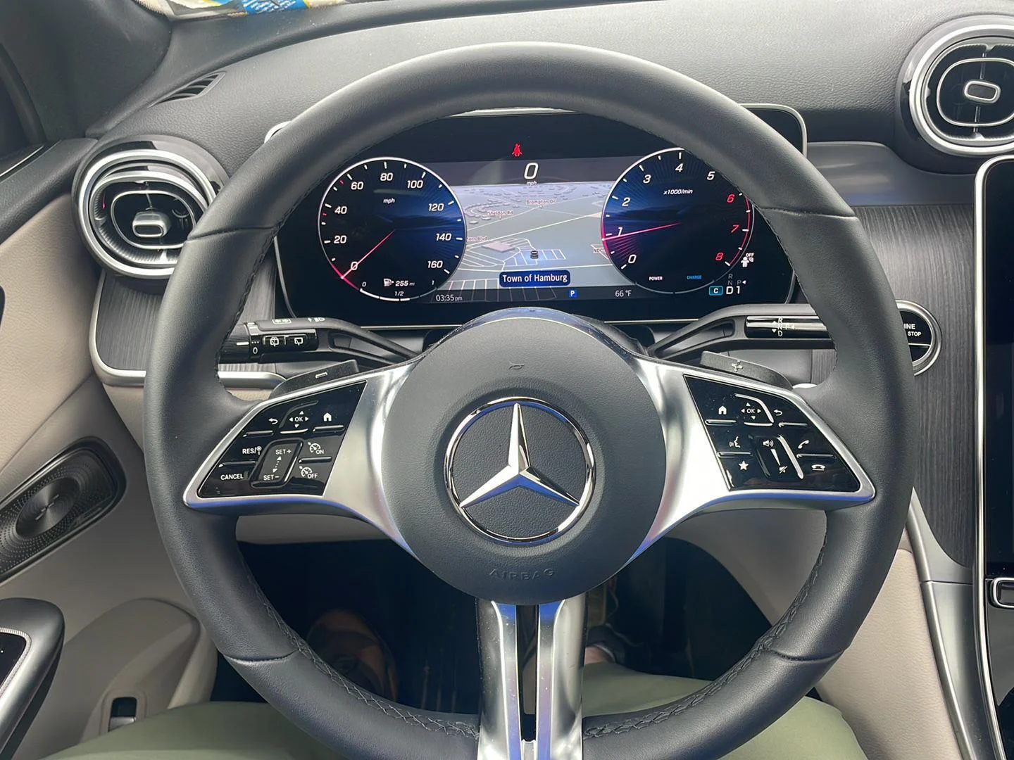 Used 2026  Mercedes-Benz GLC 300 image 7