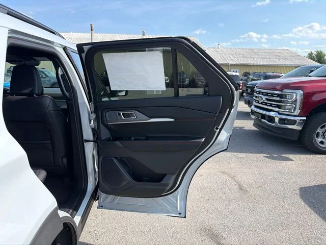 New 2026 Space White Metallic Ford ST-Line image 34