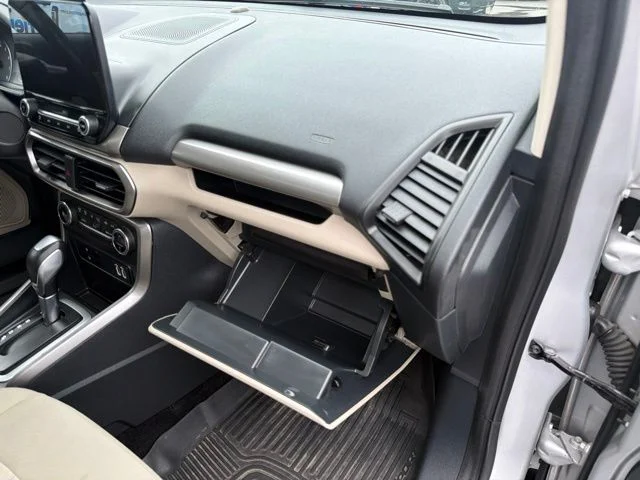 Used 2019 Silver Metallic Ford  image 38