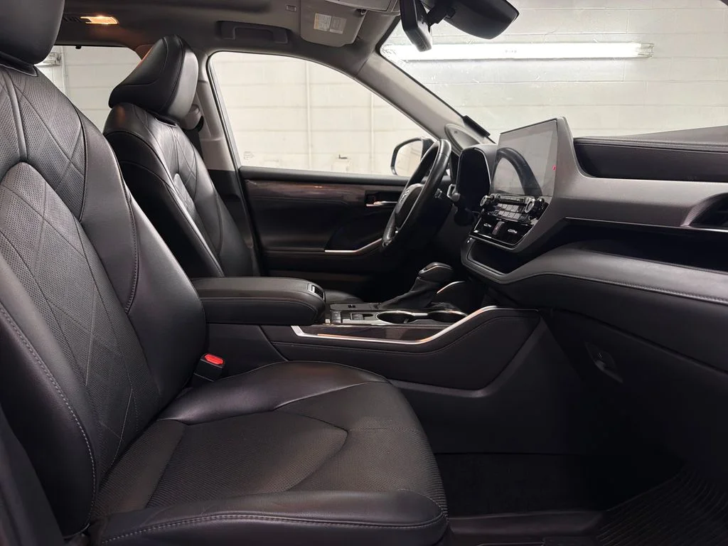 Certified Used 2022 Black Toyota Platinum image 30