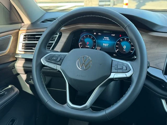 New 2026 Deep Black Pearl Volkswagen SE w/Technology image 31