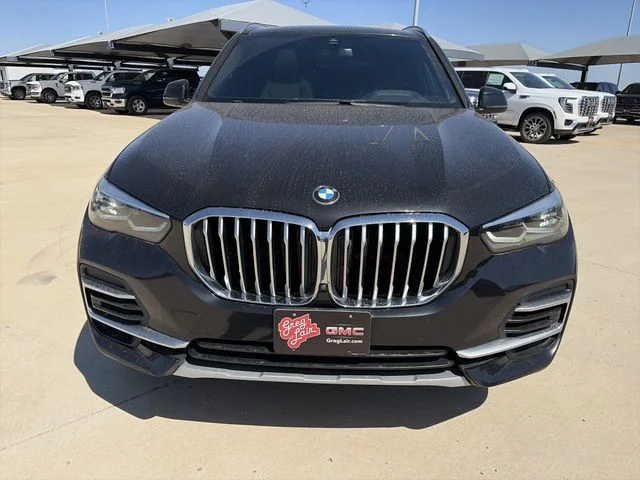 Used 2022 Black BMW sDrive40i image 9