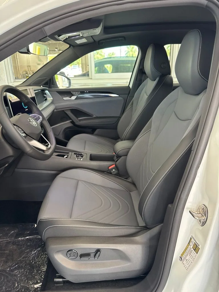 New 2026 White/off-white Volkswagen 2.0T SE R-Line Black image 10