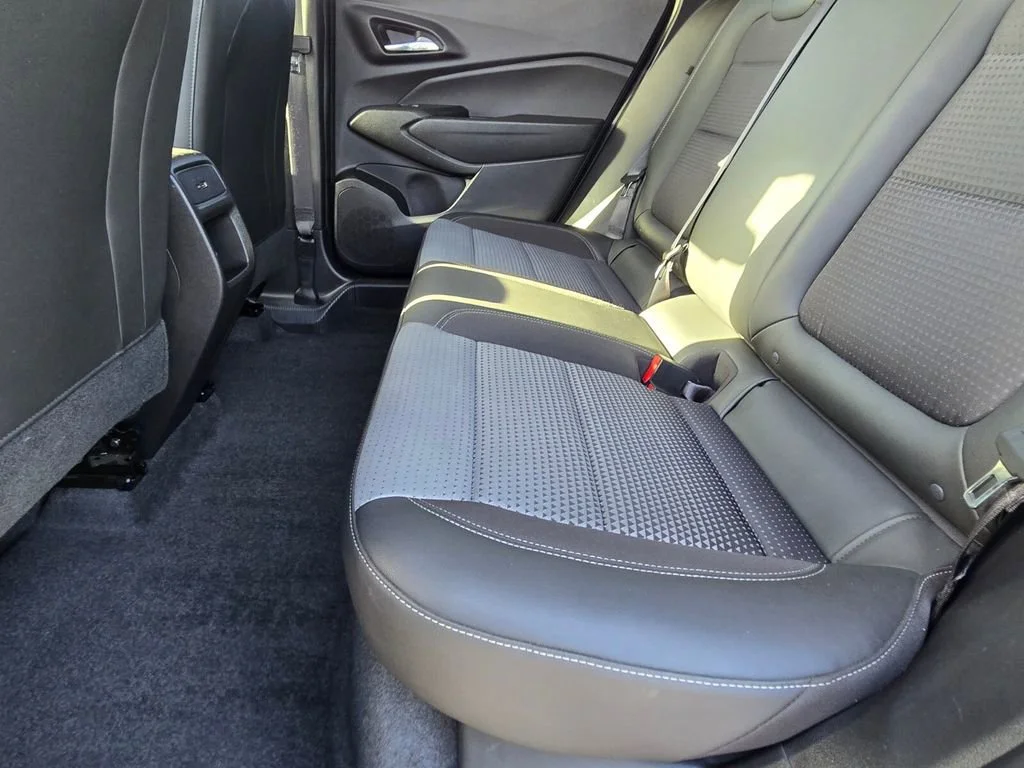 Used 2025 Summit White Chevrolet LT image 11