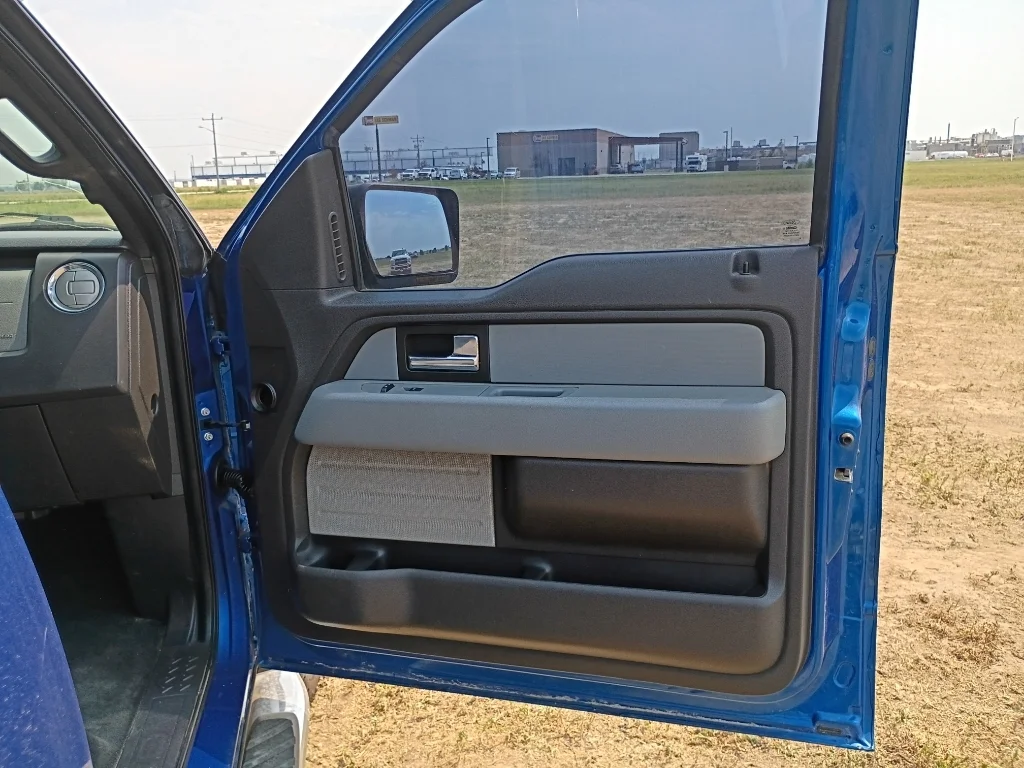 Used 2012 Blue Ford XLT image 8