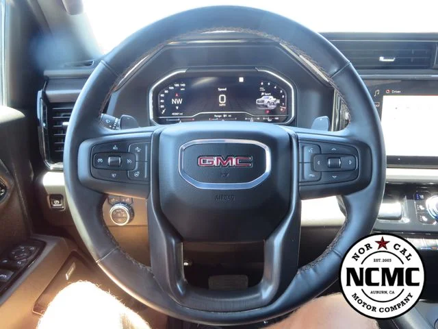 Used 2025 White GMC AT4 image 35